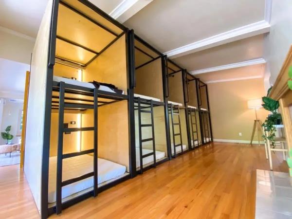 Tech workers in the San Francisco Bay Area who can't afford the prohibitively expensive rent have instead opted to stay in $700-a-mo<em></em>nth 
