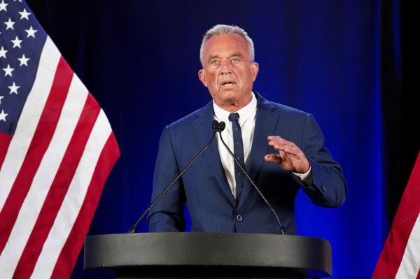Independent presidential candidate Robert F. Kennedy Jr. makes an announcement on the future of his campaign in Phoenix, Arizona, U.S. August 23, 2024.