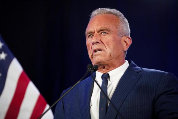 Independent presidential candidate Robert F. Kennedy Jr. makes an announcement on the future of his campaign in Phoenix, Arizona, U.S. August 23, 2024.